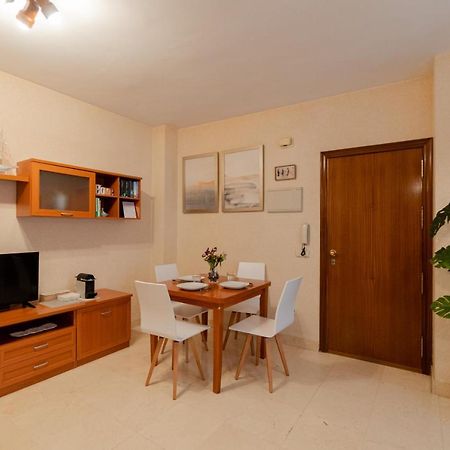 RentalSevilla a un minuto de la Campana Esterno foto