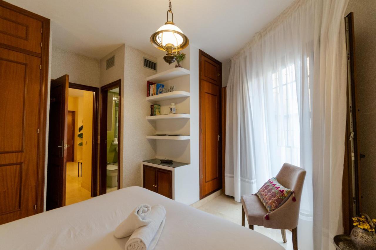 RentalSevilla a un minuto de la Campana Esterno foto