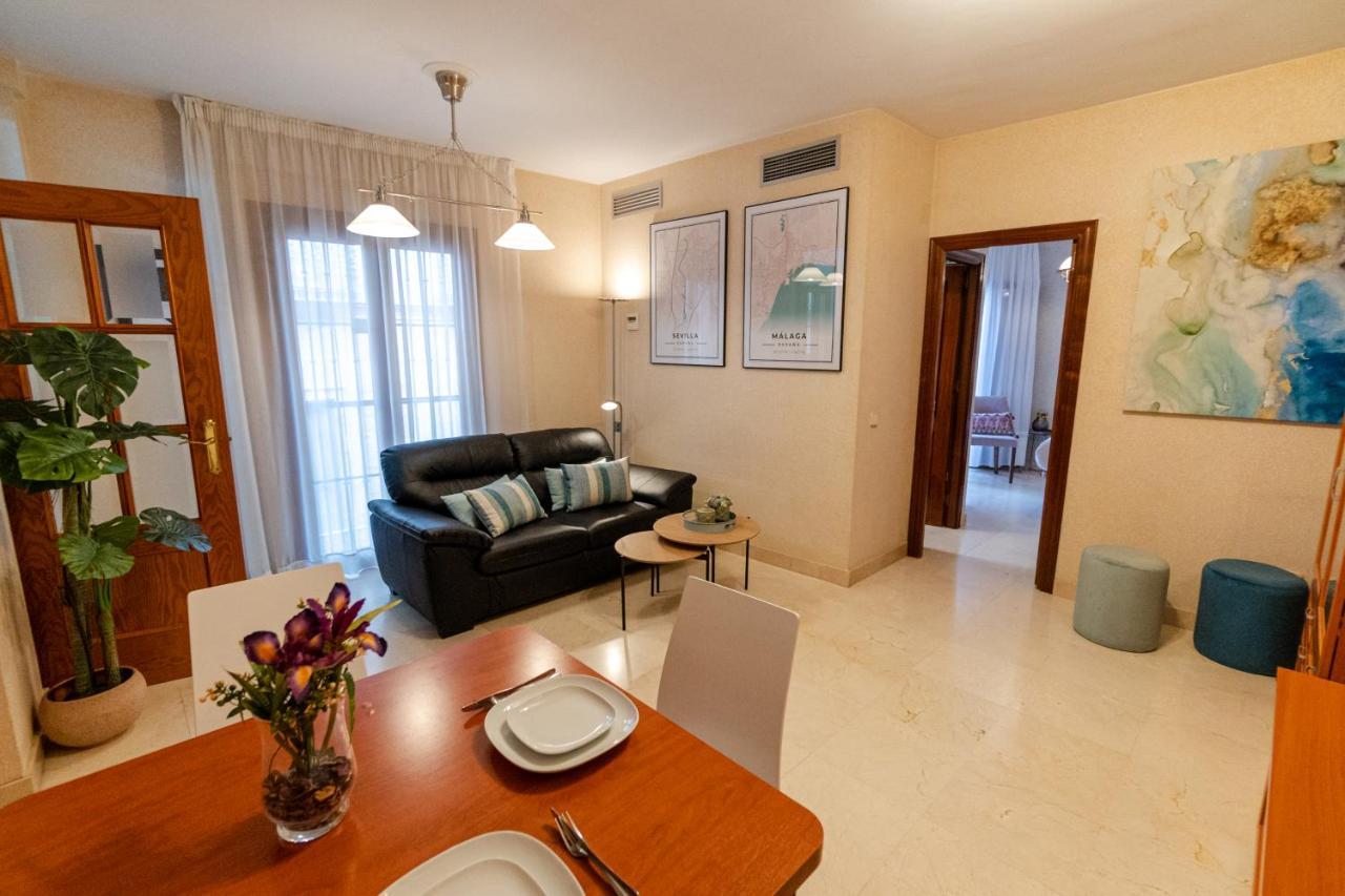 RentalSevilla a un minuto de la Campana Esterno foto