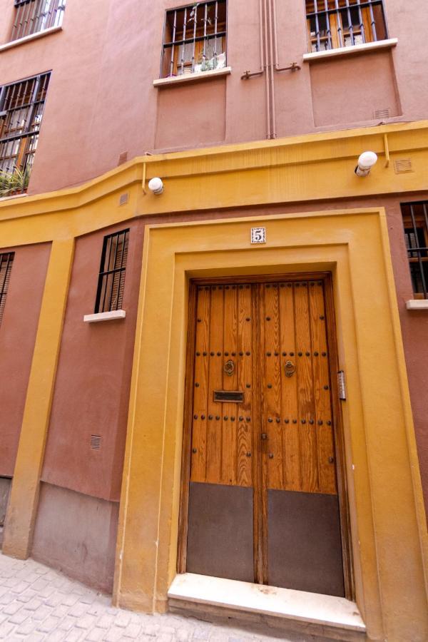 RentalSevilla a un minuto de la Campana Esterno foto